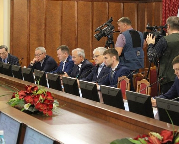 Ряд статей расходов бюджета Новосибирской области на 2024 год вызвал вопросы у Вячеслава Илюхина