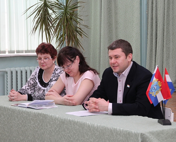 Самарские партийцы помогли школьникам определиться с будущей профессией