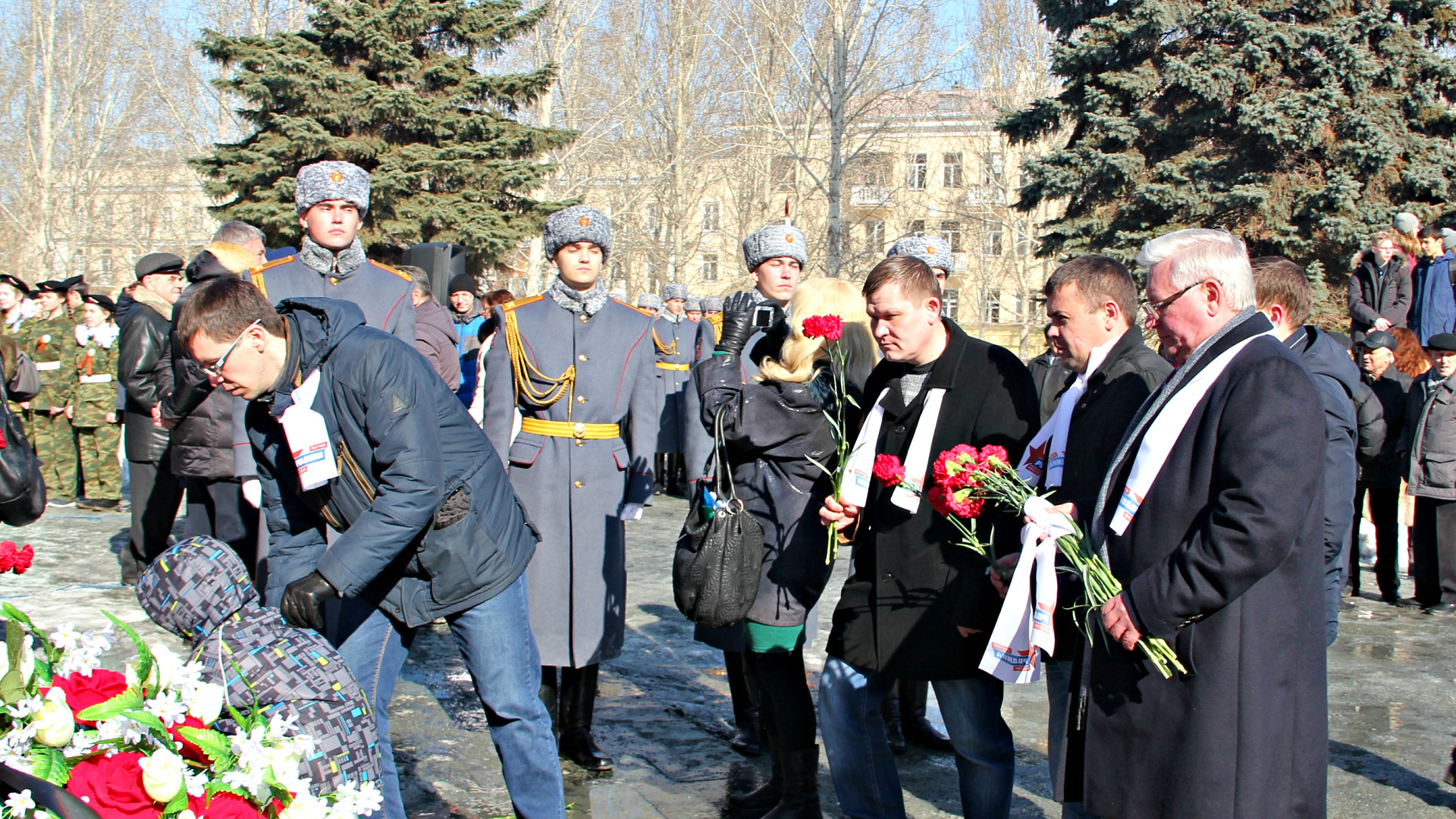 Свердловские партийцы приняли участие в митинге, посвящённом годовщине формирования Уральского добровольческого танкового корпуса