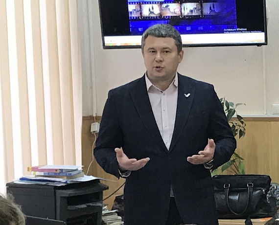Валерий Барсук организовал Уроки мужества для самарских школьников