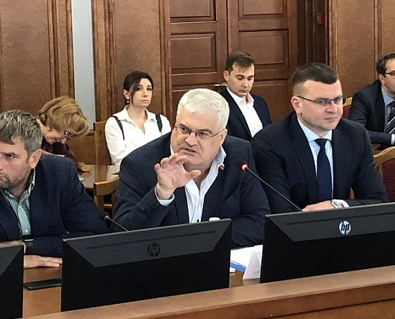 Новосибирские депутаты поддержали Вячеслава Илюхина в его критике концессии по строительству поликлиник
