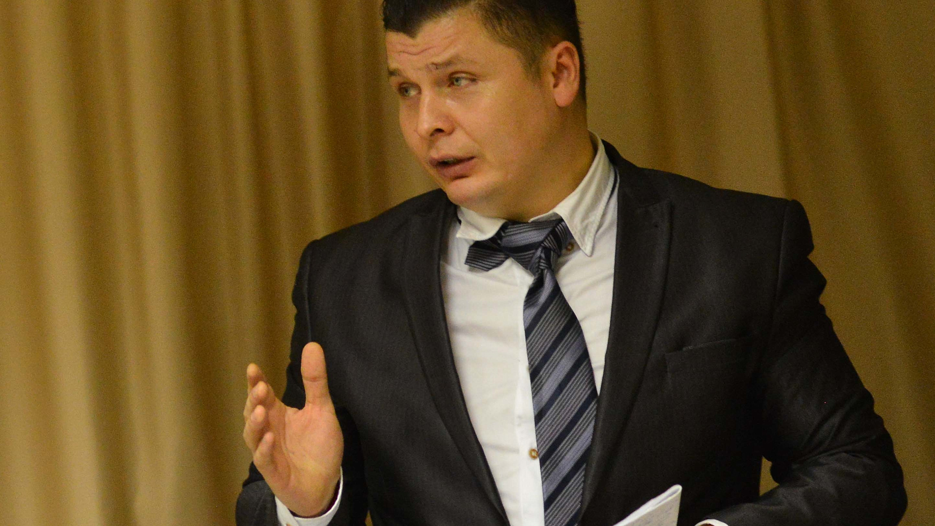 Лидер кировских партийцев выступил на радио "Эхо Москвы в Кирове"