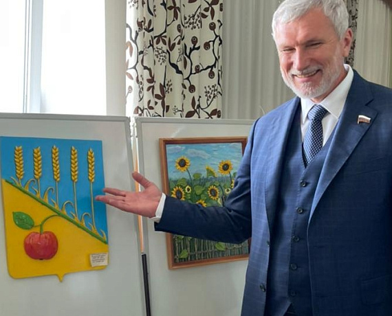 Журавлев отметил реализацию нацпроекта "Образование" в селе Петровское