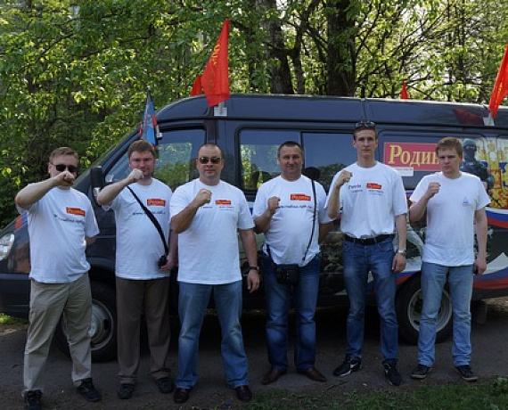 Питерская "РОДИНА" собрала для Новороссии два автобуса гуманитарной помощи