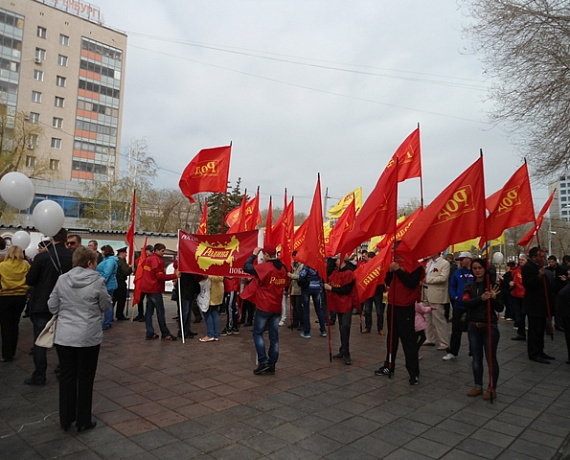 Колонна "РОДИНЫ" прошла по центральной улице Оренбурга