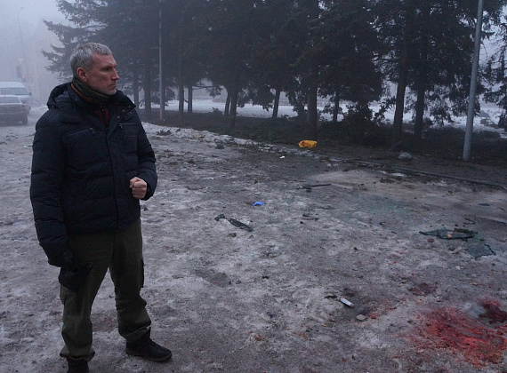 Алексей Журавлёв у ДК им. Куйбышева в Донецке, 30.01.2015
