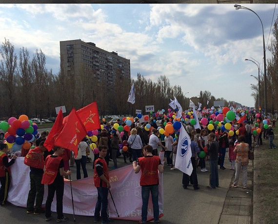Соратники приняли участие в первомайской демонстрации в Тольятти