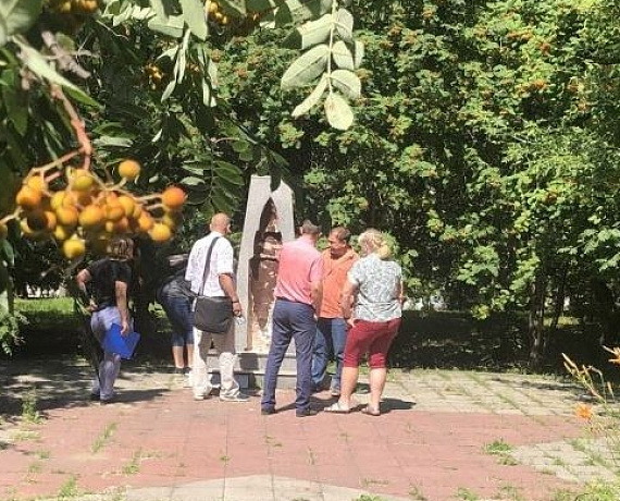 Обелиск на Аллее Славы в Новосибирске отреставрируют к новому учебному году