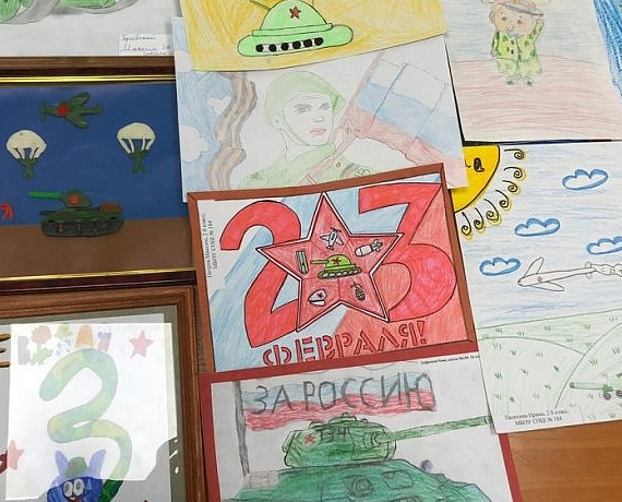 В общественной приемной Вячеслава Илюхина подвели итоги конкурса детских рисунков и поделок