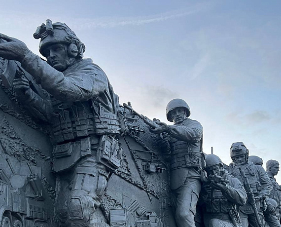 Алексей Журавлев посетил Мемориальный комплекс "Саур-Могила"