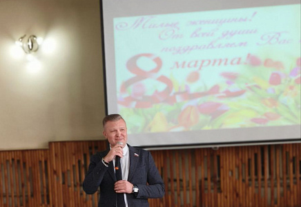 ПОЗДРАВЛЕНИЕ С 8 МАРТА ОТ ВЛАДИМИРА СУХАРЕВА