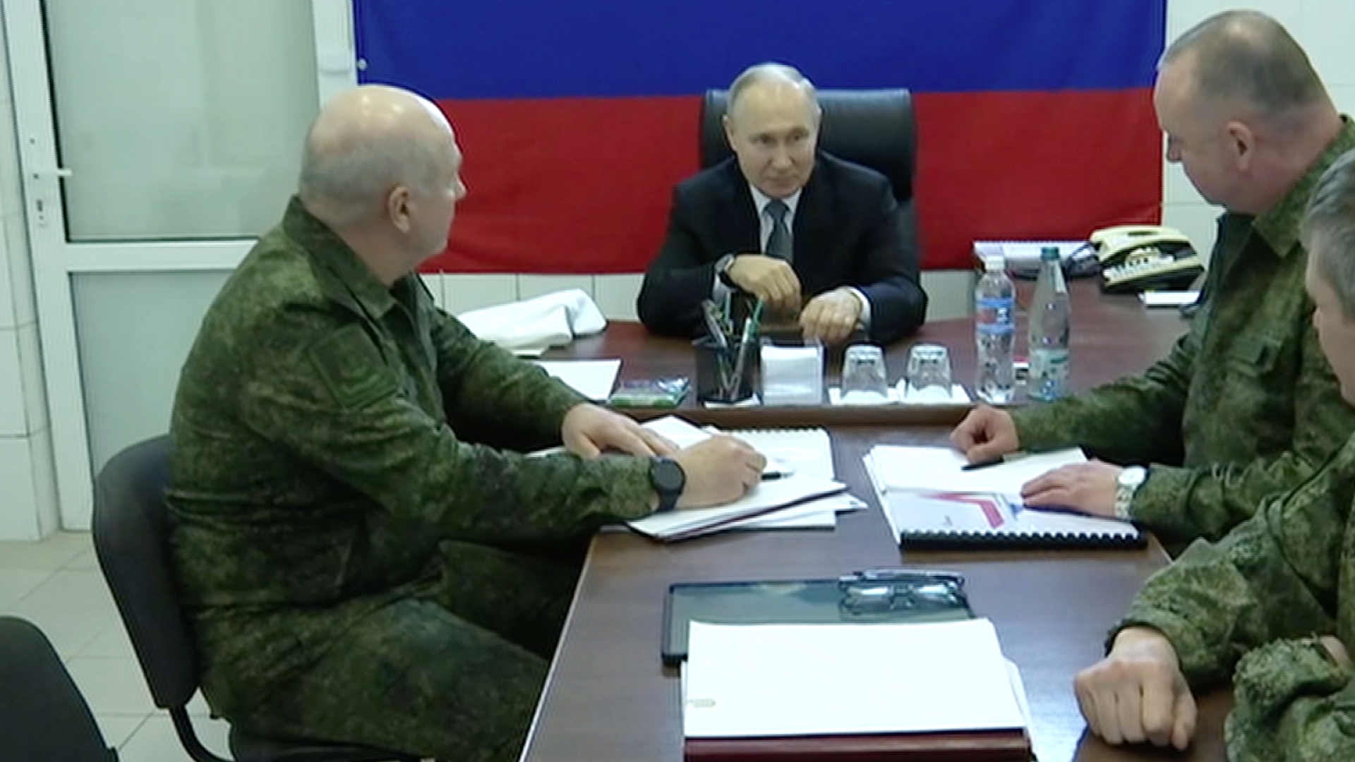 Журавлев: Путин в Херсонской области и ЛНР общался с боевыми генералами
