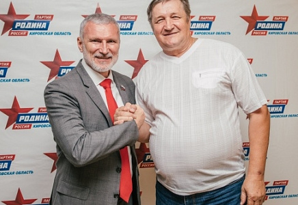 В КИРОВСКОЙ ОБЛАСТИ НА КАНДИДАТА ОТ "РОДИНЫ" ЕДВА НЕ НАДЕЛИ НАРУЧНИКИ