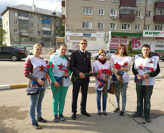 Ульяновские партийцы отметили День Победы вместе с ветеранами