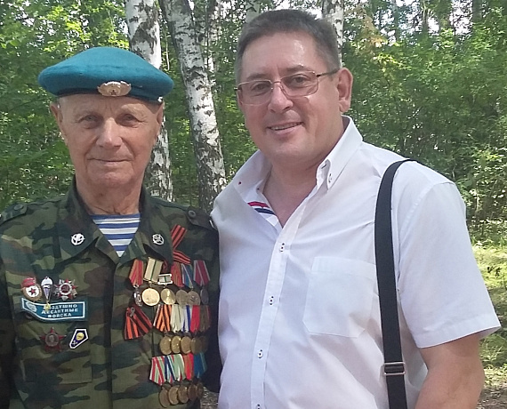 Айрат Ханипов принял участие в открытии военно-патриотического лагеря "Юный Парашютист"