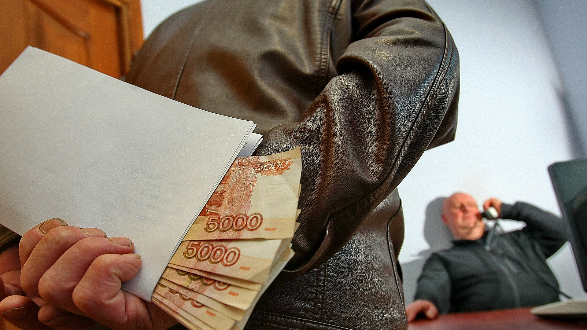 "РОДИНА" в Адыгее призвала публично расследовать дела чиновников-коррупционеров