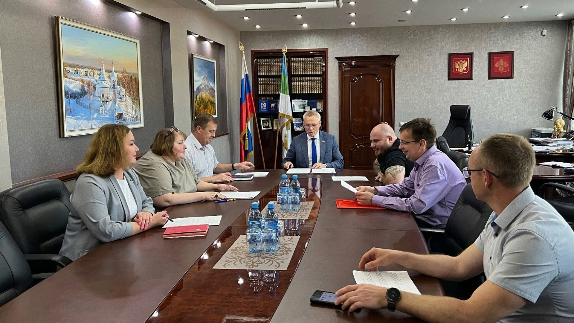 Иванова приняла участие во встрече председателя Госсовета с руководителями фракций