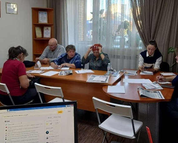 При общественных приемных Вячеслава Илюхина продолжает работу "Школа ЖКХ"
