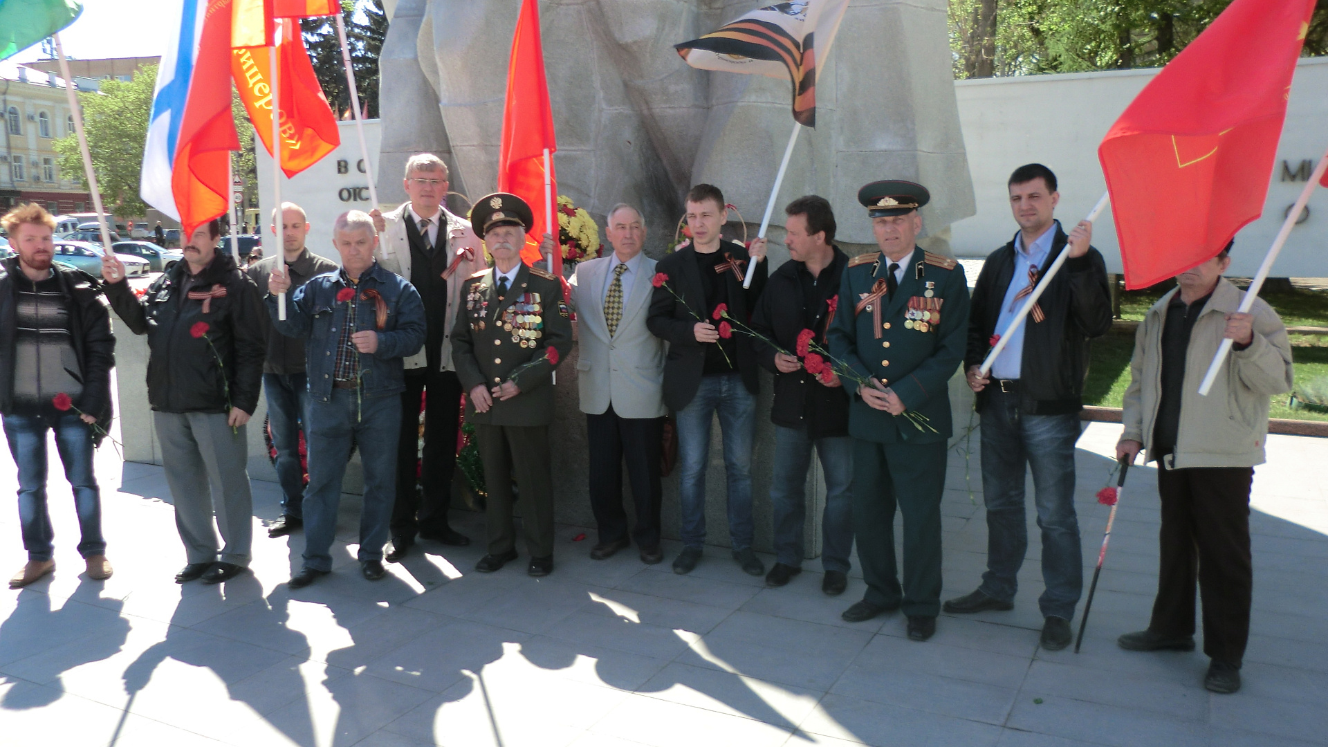 Рязанские родинцы возложили венки у Вечного огня