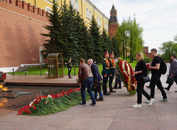 Соратники "РОДИНЫ" возложили цветы к Могиле Неизвестного Солдата, 06.05.2019