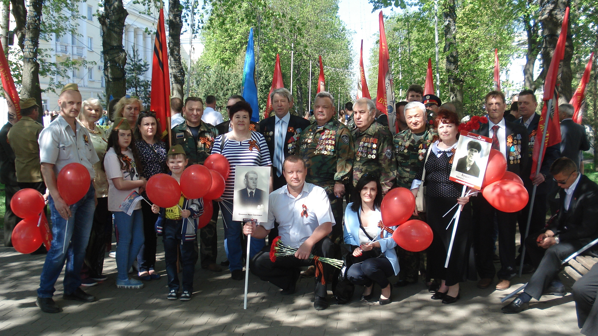 Тульские партийцы приняли участие в шествии "Бесмертного полка"