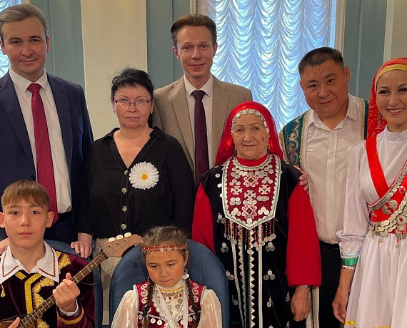 Партия "РОДИНА" приняла участие в поздравлении семей России