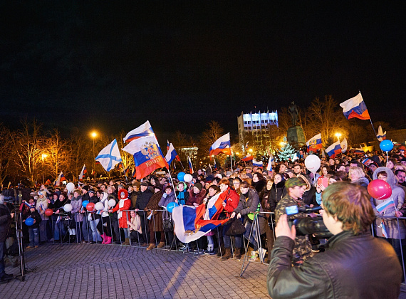 Митинг в Севастополе после референдума, выступление Алексея Журавлёва и Антона Тицкого, 16 марта 2014 г.