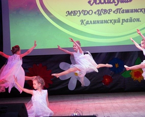 Лидер новосибирской "РОДИНЫ" наградил победителей конкурса "Свежий ветер"