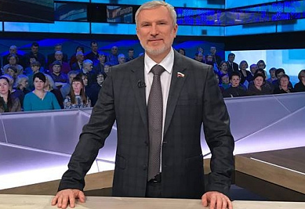 Алексей Журавлев поздравил российских журналистов с Днем печати