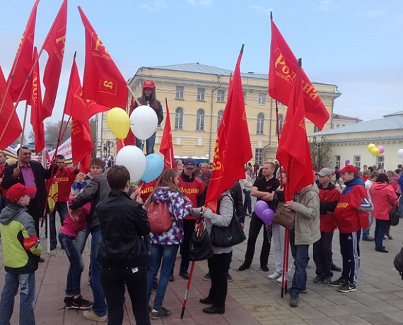 Колонна "РОДИНЫ" прошла по центральной улице Оренбурга