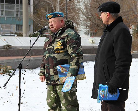 Самарские активисты поздравили военнослужащих с Днём спецназа