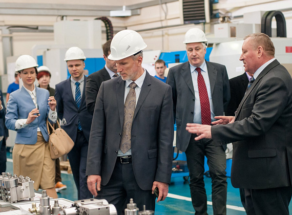 Делегация "РОДИНЫ"  в Воронеже посетила нефтегазовый и химический кластер, 25.05.2016