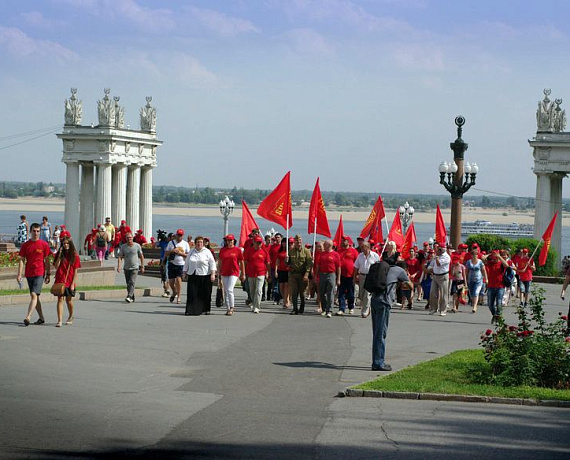 Волгоградские патриоты почтили память жертв бомбардировки Сталинграда