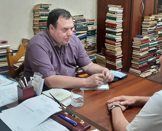В Общественной палате Саратовской области состоялась встреча председателя реготделения партии Сергея Демина с Александром Бродом