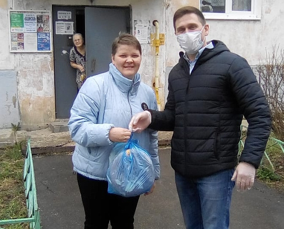 Активисты подмосковной "РОДИНЫ" оказали продовольственную помощь гражданам
