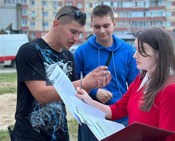 Однопартийцы приехали поддержать подмосковных кандидатов в депутаты