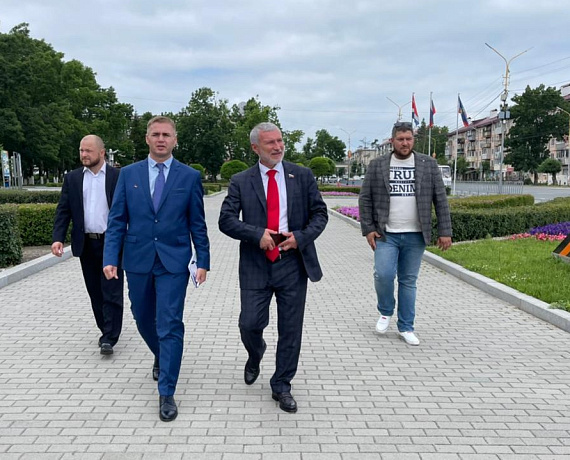 Алексей Журавлев в Приморском крае пообщался с жителями города Артем