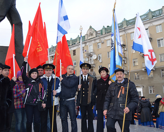 Саратовские родинцы приняли участие в митинге в поддержку присоединения Крыма к России