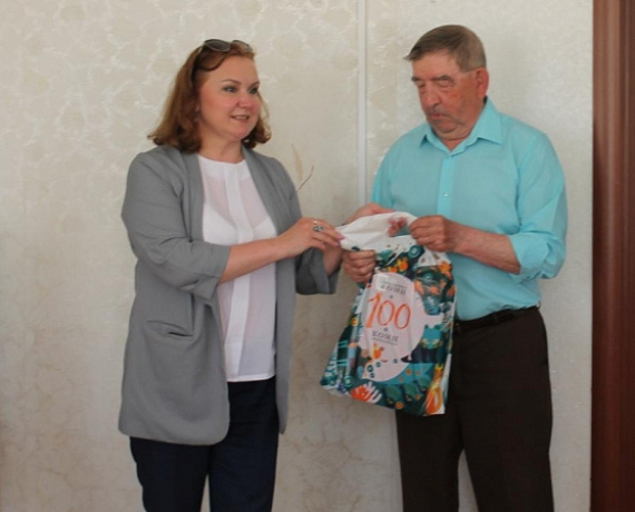 Депутат Госсовета Коми от "РОДИНЫ" Елена Иванова встретилась с ветеранами МВД