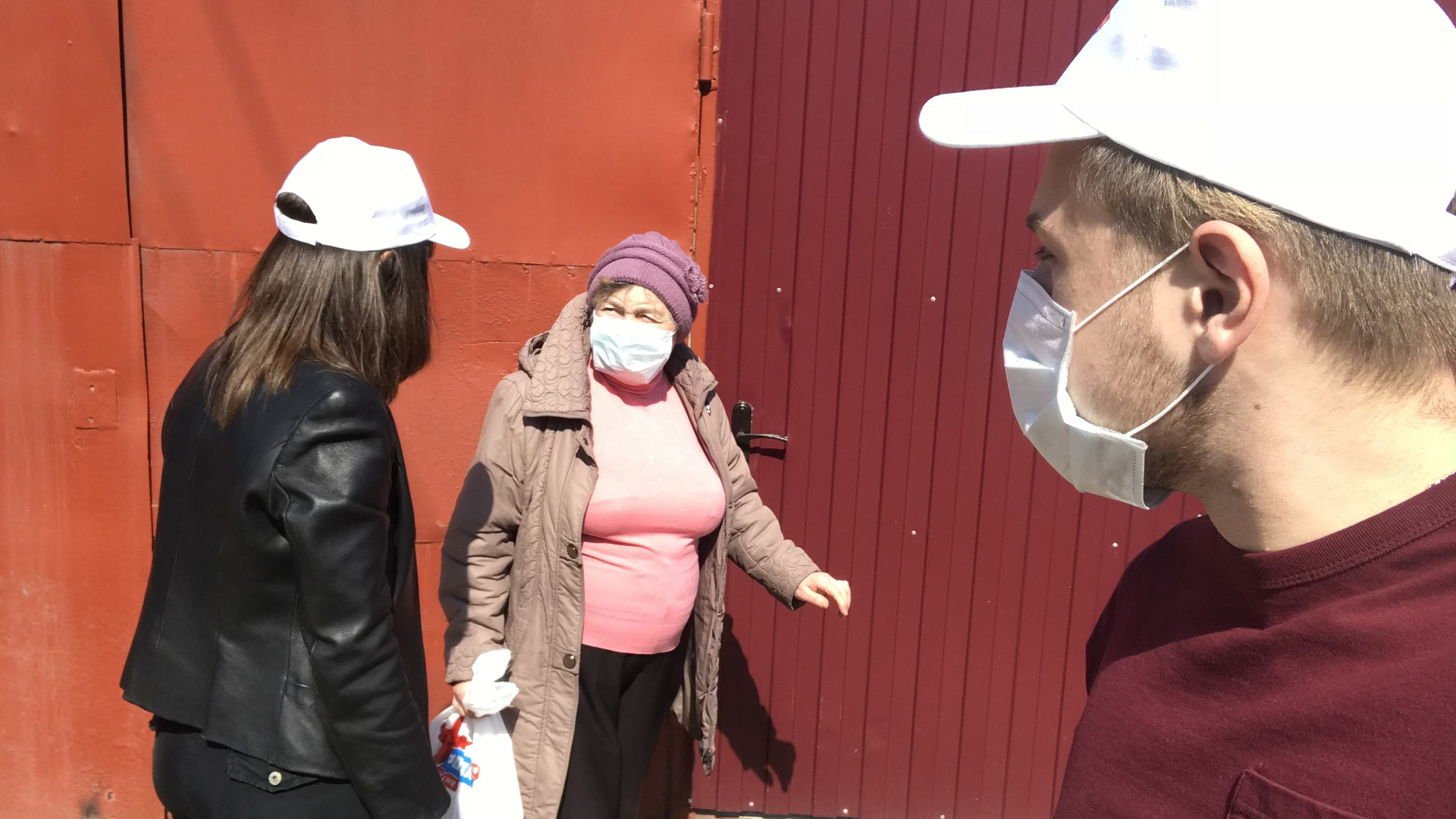 В Воронеже соратники продолжили благотворительную акцию "Родина рядом"