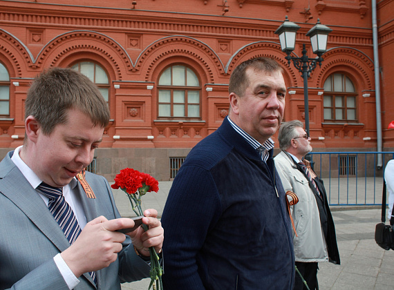 Возложение венков и цветов партией "РОДИНА" в Вечному огню, 8 мая 2014 г.