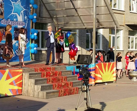 Вячеслав Илюхин поздравил членов танцевального коллектива "Звездочка" с юбилеем
