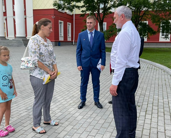 Алексей Журавлев в Приморском крае пообщался с жителями города Артем