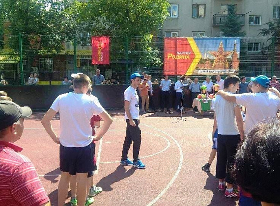 В столице Северной Осетии состоялся турнир дворовых команд по футболу на кубок партии «РОДИНА»