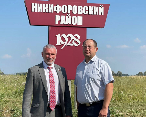Журавлев побывал на предприятии-рекордсмене Никифоровского района