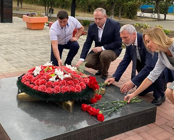 Журавлев провел рабочее совещание с единомышленниками в поселке Строитель