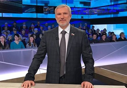 Алексей Журавлев: Восток указывает спесивому Западу на его место!