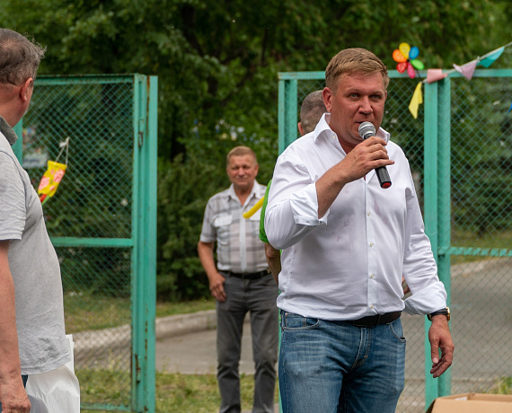 В День защиты детей председатель Челябинской "РОДИНЫ" Сергей Смышляев принял участие в соревнованиях по комикболу