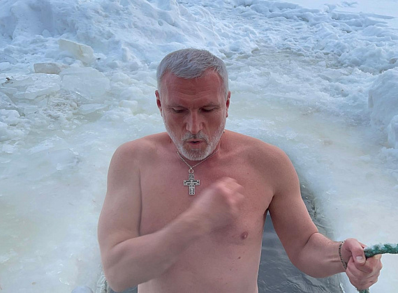Алексей Журавлев принял участие в крещенских купаниях 19.01.2021