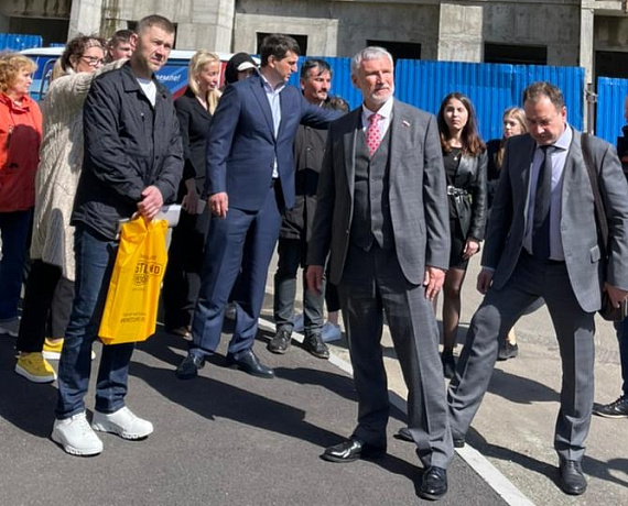 Журавлев взял на контроль ситуацию с обманутыми дольщиками Ленобласти